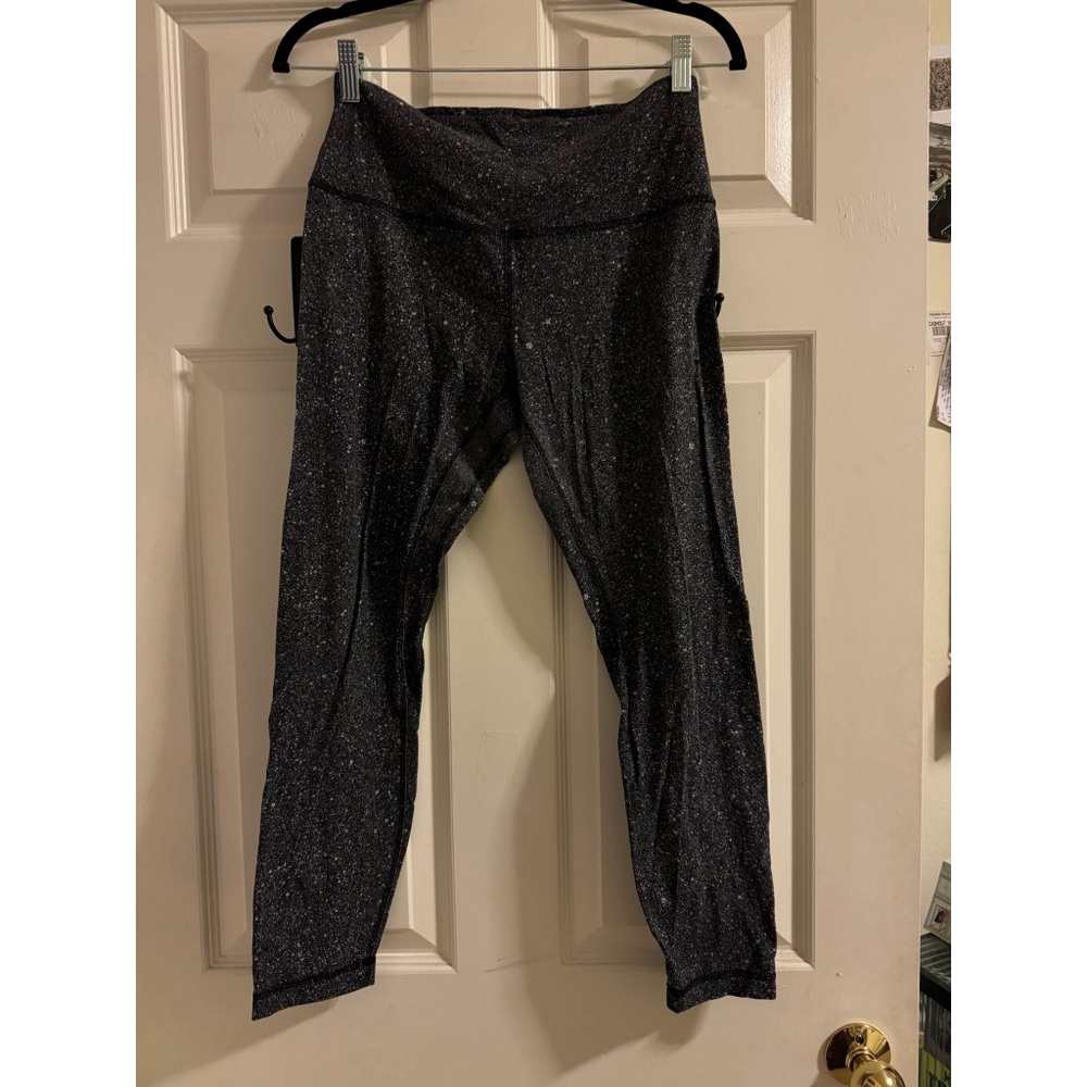 Black and white Lululemon Leggings
